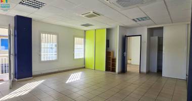 local commercial saint denis 94 m2
