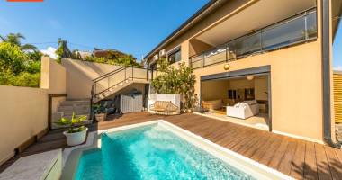 f5 - vue océan dominante et piscine, sous l'hyper centre