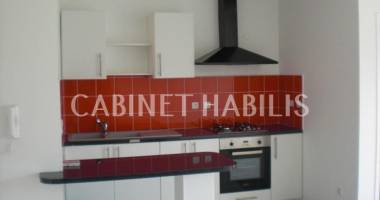 À louer   appartement f3 d'environ 54.41 m2 - saint-pierre   860.71 €