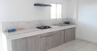 appartement 4 pièces meublé de 106 m2 de superficie hab en rez de jardin