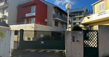 a louer studio meublé central fac 8 saint-pierre