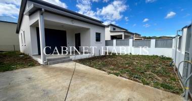 a louer - maison t4 d'environ 79,45 m2 - ravine des cabris - 1 450 €