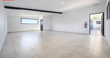 zi 4 local 50m2   950e ht