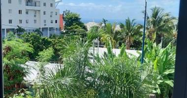 a louer -  studio - d'environ 24.13 m2 - sainte-clotilde - loyer 365 € + charges 35 €