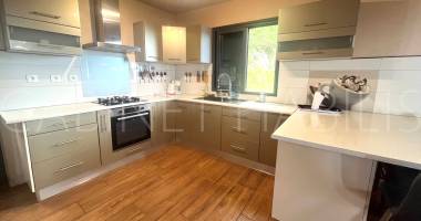 À louer   une maison meublee de type 7 d'environ 150.44 m2 - les avirons - 2 127 €