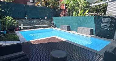 À vendre sur sainte-marie, maison de ville t3/4 avec piscine 