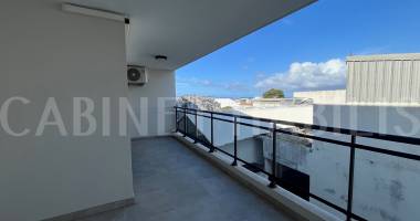 a louer - studio d'environ 27.86 m2 - saint-pierre - 722,00 €