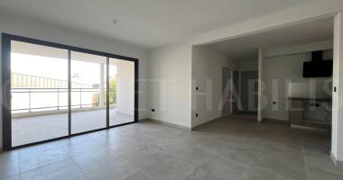 a louer - appartement t3 d'environ 98.09 m2 - saint-pierre - loyer 1 372 € + charges 50 €