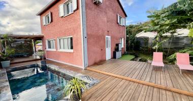 tampon 97430 - villa f5 + piscine  - entretenue et fonctionnelle - garage - secteur facile d'acces