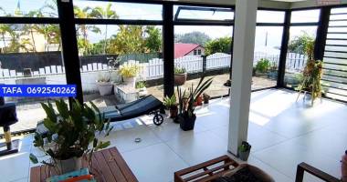 grande villa f5 proche du centre-ville, plain-pied avec vue mer et montagne