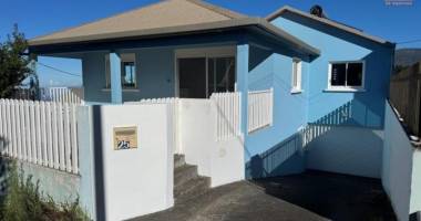 a louer magnifique villa d'environ 120 m² avec vue mer et montagne la plaine des cafres 22éme