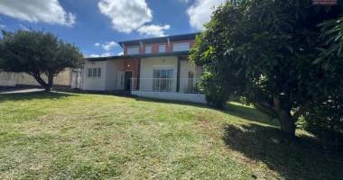 a vendre villa exceptionnelle d'environ 120 m² de type f5 quartier résidentiel très recherché le tampon 12 éme