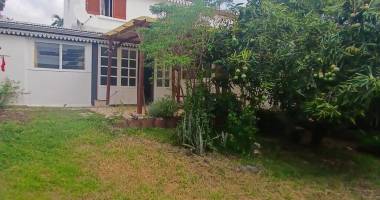 a louer maison de type f4  non meublée sur plateau caillou à saint-paul