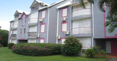 baie mahault *appartement * 3 piÈces *  de 74 m2 + 8 m2 de loggia,