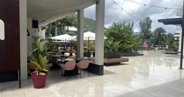 À louer  local commercial 74 m² idéalement situé à rivière noire