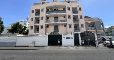 studio libre - centre ville de saint denis - dernier étage - vue mer