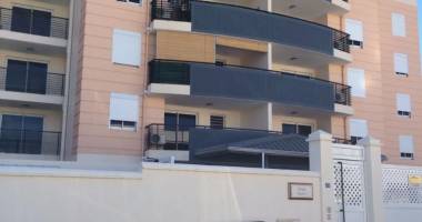 a louer très bel appartement f3 sur la résidence coquelicots 4 à sainte clotilde.