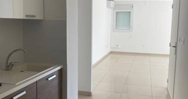 a louer ce bel et spacieux appartement de type f1 meublé sur la résidence passerelle situé rue des deux canons à sainte clotilde.