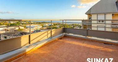 tampon centre, dernier étage avec vue mer - 3 pièces, terrasse