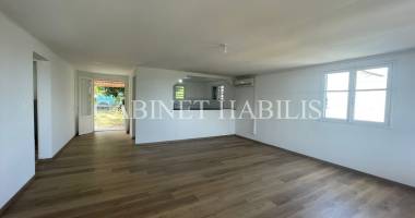 À louer - appartement de type t4 d'environ 97,29 m2 - saint-pierre - 1 032.00 €