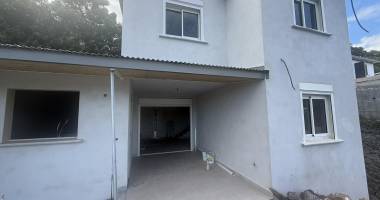 saint pierre 97410 - villa f5 - beaux volumes - quartier agrÉable