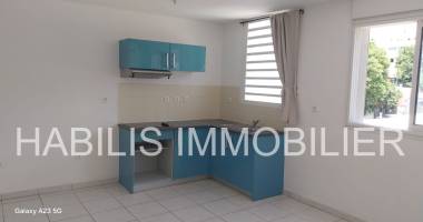 a louer -  studio - d'environ 27.50 m2 - sainte-clotilde - loyer 401 € + charges 23 €