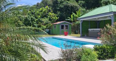 maison avec piscine  150 m2  pointe-noire