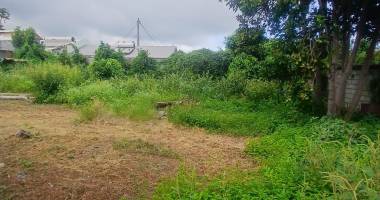 a vendre terrain constructible de 500 m2 a la saline les hauts