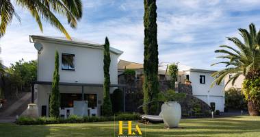 exclusivitÉ  propriété de prestige d'architecture contemporaine au coeur d'un jardin tropical  saint-pierre