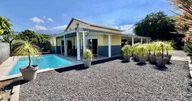 saint joseph 97480 - villa f4 + mezzanine - beaux volumes - piscine - proche centre