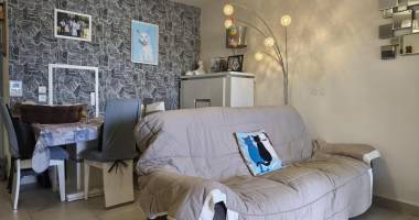 a vendre appartement  t3, 81 m2, avec varangue –résidence récente centre-ville de la possession.