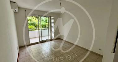 À louer : studio aux abymes - 570 €