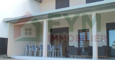 À louer   villa f5 meublée   saint-gilles-les-bains (97434)