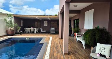 villa familiale 3 chambres avec piscine à sainte-marie (300 m d’altitude)