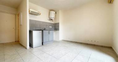 sainte clotilde - studio libre - sans parking