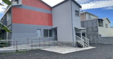 local professionnel neuf 160 m2  accès pmr