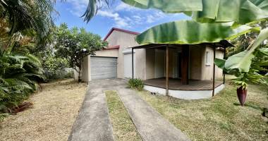 saint pierre 97410 - villa f5 de plain pied - chambres climatisÉes - terrain piscinable - proche des commoditÉ