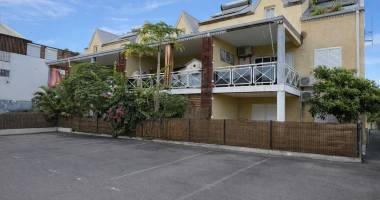 t4 meublé duplex 2 parkings  terrasse secteur calme carrosse