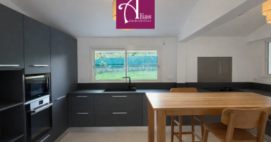 À vendre -  opportunité rare à fort potentiel   terrain + projet immobilier à la retraite