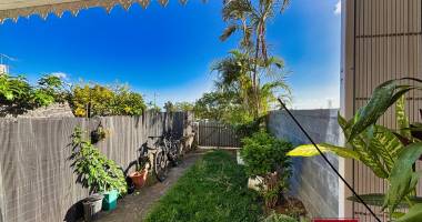 a vendre maison t3/4 en duplex  jardin avant/arriÈre  auc