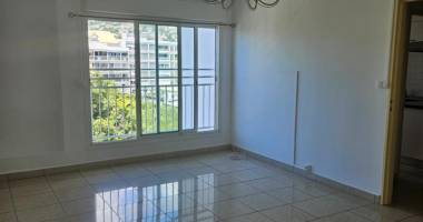 appartement t3/t4 à saint-denis dans le  carré d’or  avec vue mer & montagne