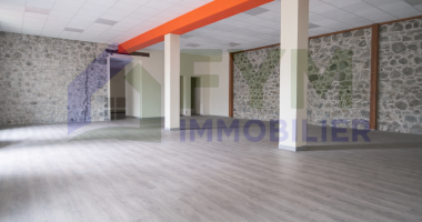 local commercial À louer   hyper centre saint-denis   180 m2   forte visibilitÉ   7 000 €