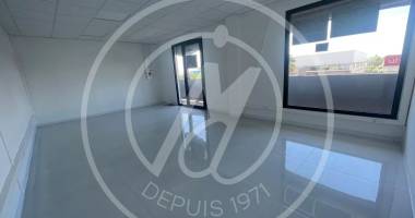 a louer local commercial de 35m2 en étage à jarry