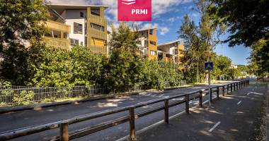 saint paul / centre ville: appartement t2  dernier etage  dans residence  securisee ,