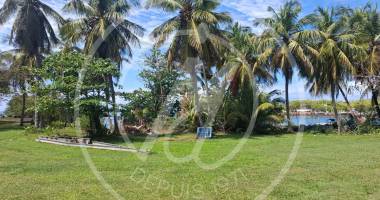 a vendre - studio au gosier - 125 000€ à rafraichir