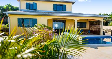 exclusivite villa t5 avec piscine la possession