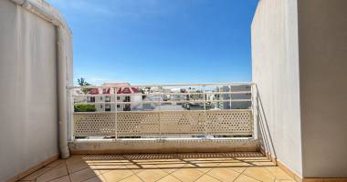 saint denis (proche jardin de l'État) - appartement t2 louÉ