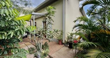 saint pierre 97432 - villa t4 - piscine - belle vue mer - proche des commoditÉs