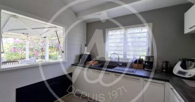 a vendre *bien rare ! maison type f4  au lamentin