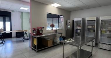 À louer : joli local sur un axe passant.